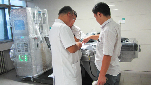 鄢陵縣中醫(yī)院相關(guān)負責人在驗收單上簽字 鄢陵縣中醫(yī)院相關(guān)負責人在驗收單上簽字