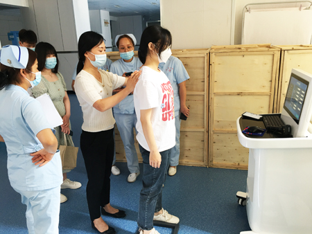 脊柱側(cè)彎篩查 脊柱側(cè)彎篩查