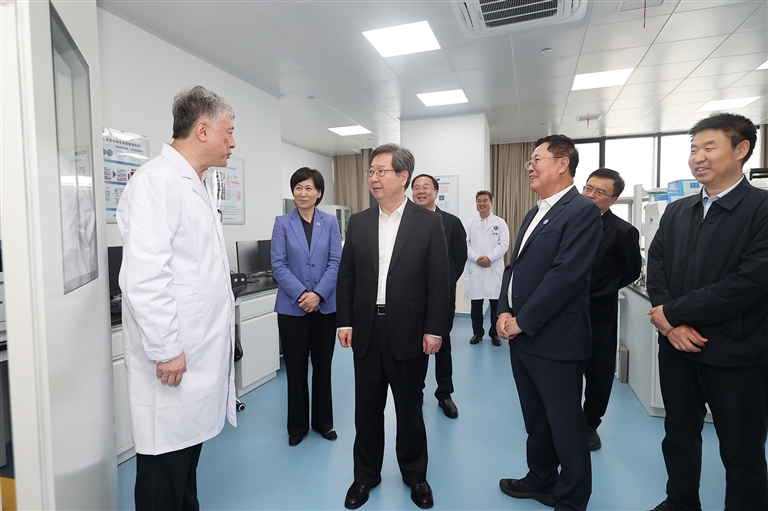 省委書記樓陽(yáng)生調(diào)研河南省醫(yī)學(xué)科學(xué)院 省委書記樓陽(yáng)生調(diào)研河南省醫(yī)學(xué)科學(xué)院